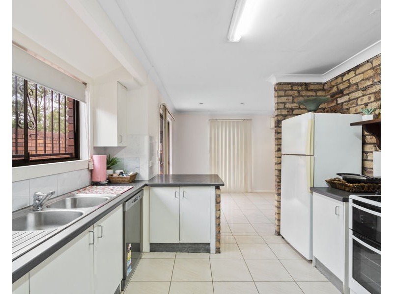 67 Bedivere Street, Carindale QLD 4152