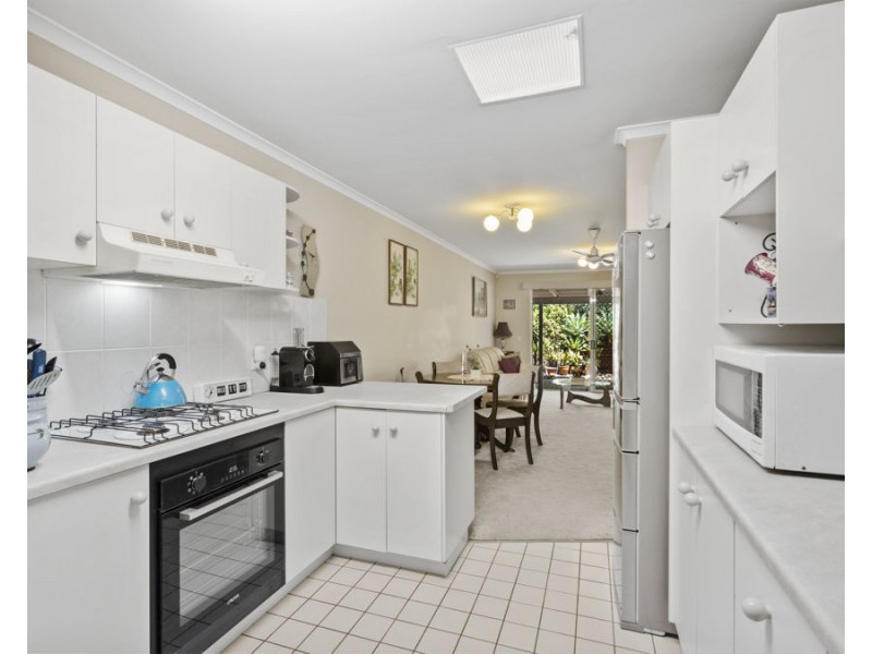 2/30 Meadowlands Road, Carina QLD 4152