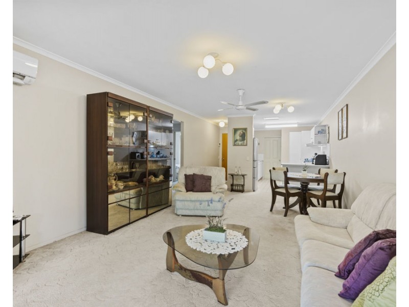 2/30 Meadowlands Road, Carina QLD 4152