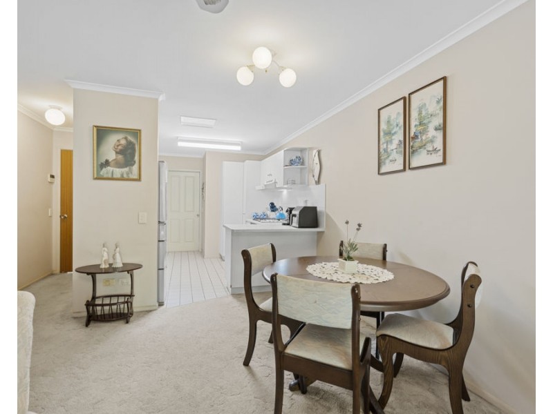 2/30 Meadowlands Road, Carina QLD 4152