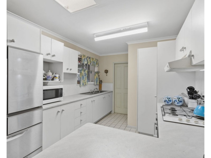 2/30 Meadowlands Road, Carina QLD 4152