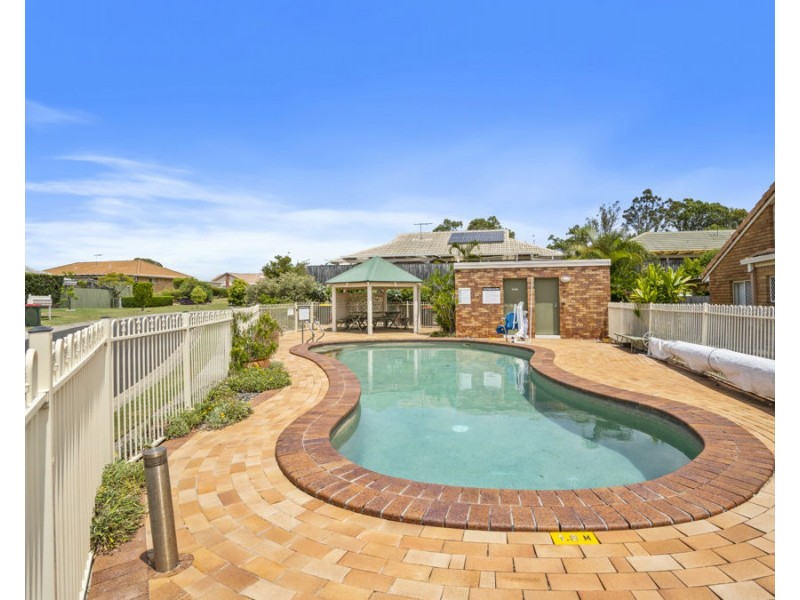 2/30 Meadowlands Road, Carina QLD 4152