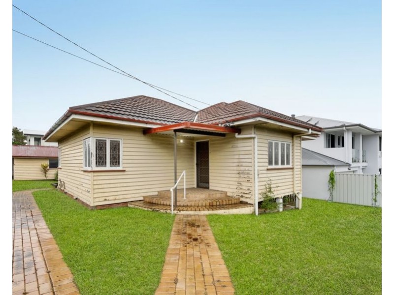 126 Stanley Rd (Cnr Ashmole St), Camp Hill QLD 4152