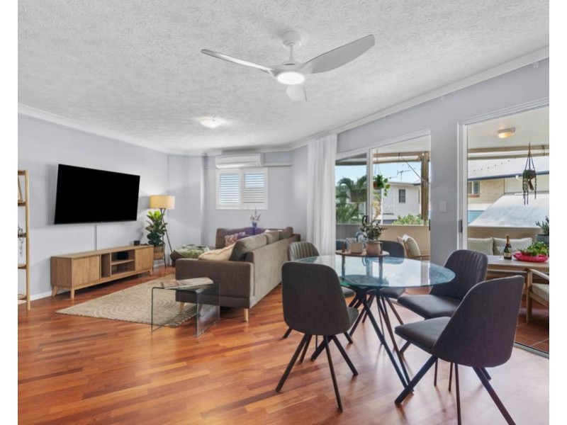 8/16 Miles Street, Hawthorne QLD 4171