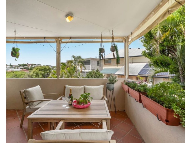 8/16 Miles Street, Hawthorne QLD 4171