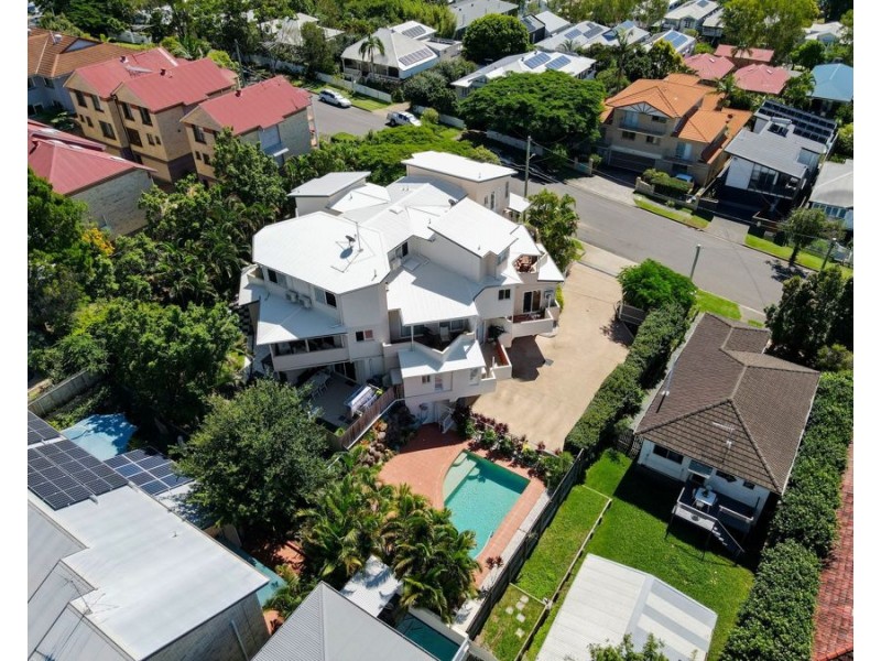 8/16 Miles Street, Hawthorne QLD 4171