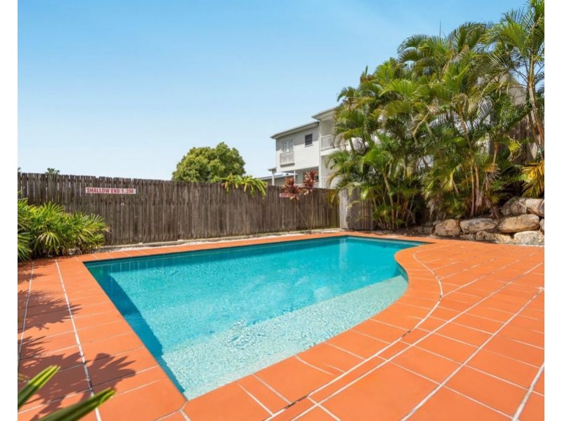8/16 Miles Street, Hawthorne QLD 4171
