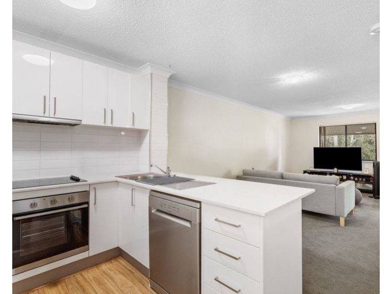 4 / 38 Palmer Street, Greenslopes QLD 4120