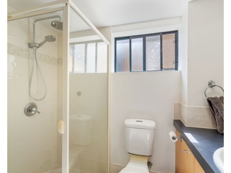 4 / 38 Palmer Street, Greenslopes QLD 4120