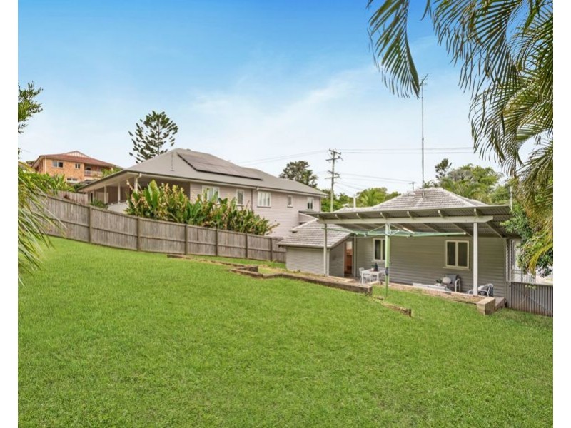 98 Nursery Rd, Holland Park West QLD 4121