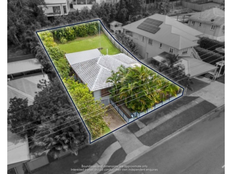 98 Nursery Rd, Holland Park West QLD 4121