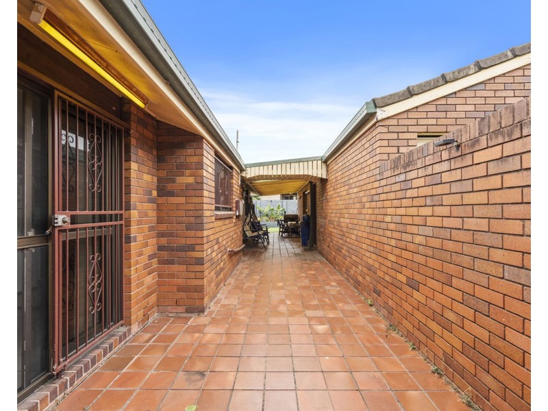 67 Bedivere Street, Carindale QLD 4152