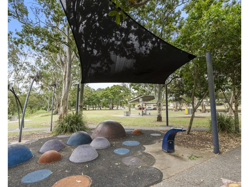 67 Bedivere Street, Carindale QLD 4152