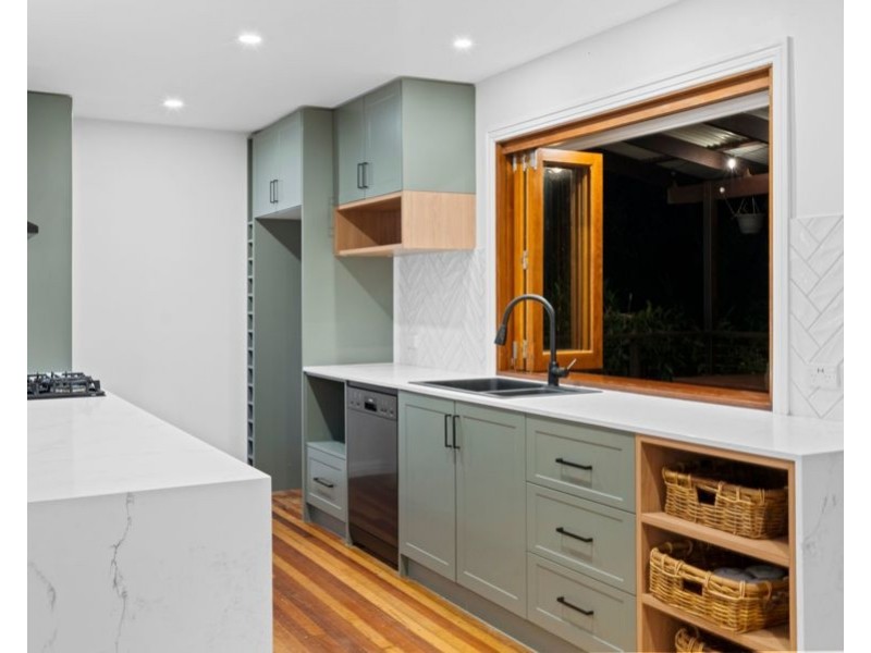 14 Ramita St, Holland Park West QLD 4121