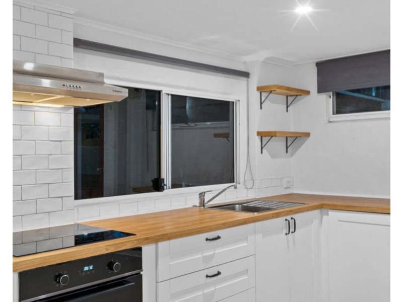 14 Ramita St, Holland Park West QLD 4121