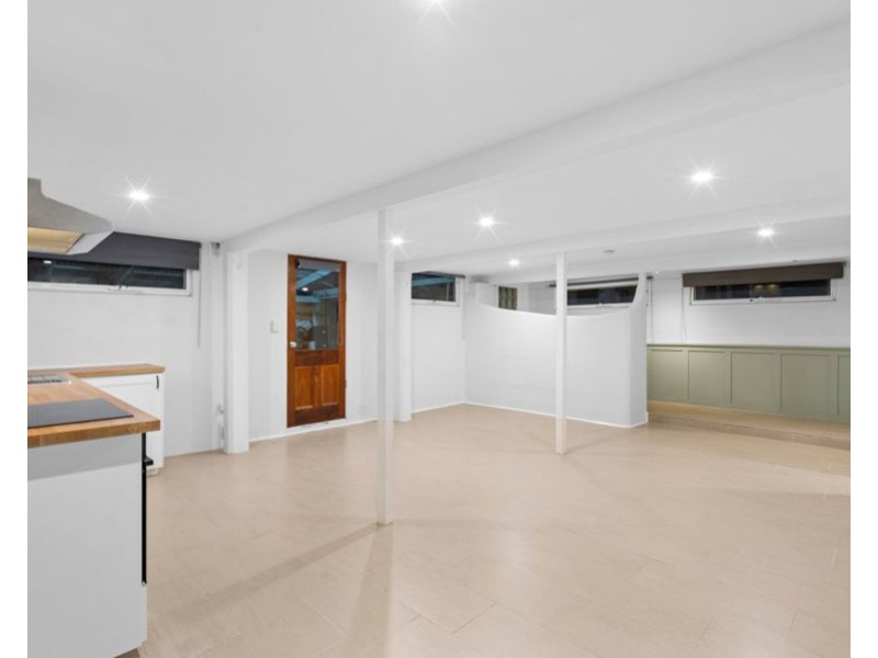 14 Ramita St, Holland Park West QLD 4121