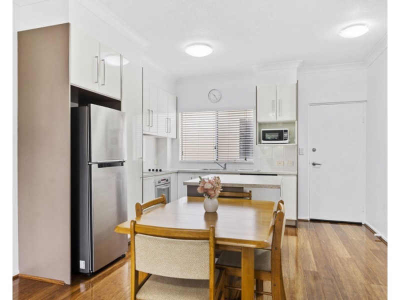 1/298 Cavendish Road, Coorparoo QLD 4151