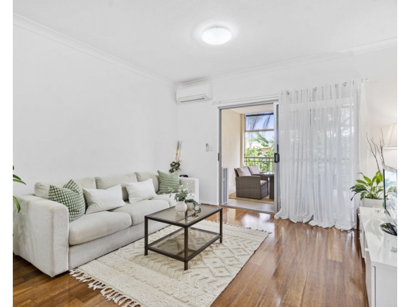 1/298 Cavendish Road, Coorparoo QLD 4151