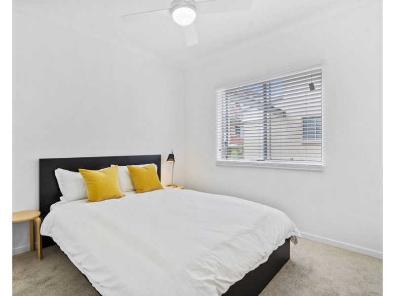 1/298 Cavendish Road, Coorparoo QLD 4151