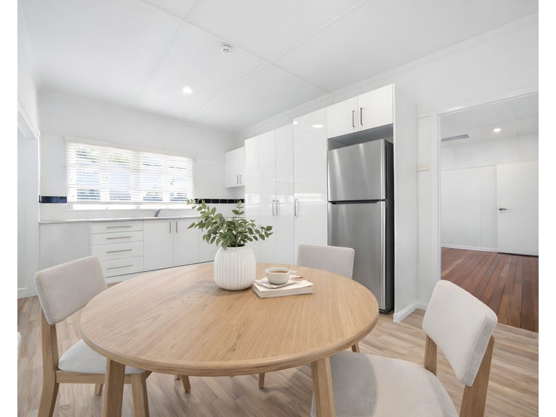 32 Steele Street, Holland Park QLD 4121