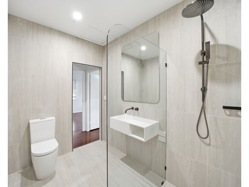 32 Steele Street, Holland Park QLD 4121