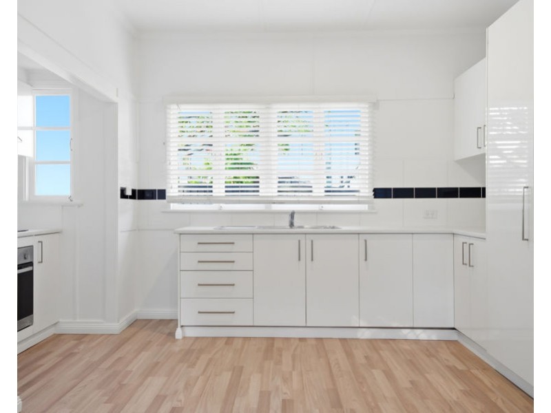 32 Steele Street, Holland Park QLD 4121