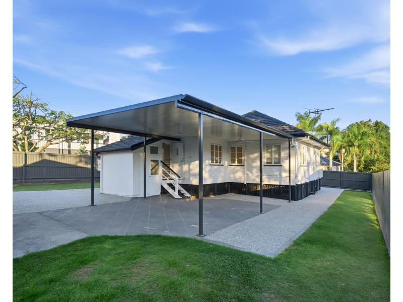 32 Steele Street, Holland Park QLD 4121