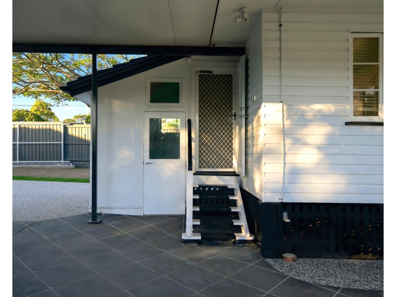 32 Steele Street, Holland Park QLD 4121