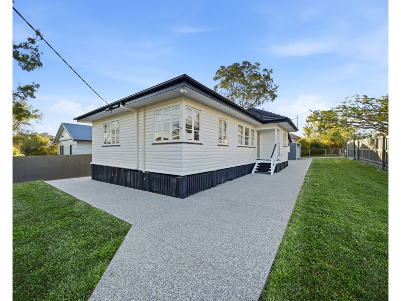 32 Steele Street, Holland Park QLD 4121