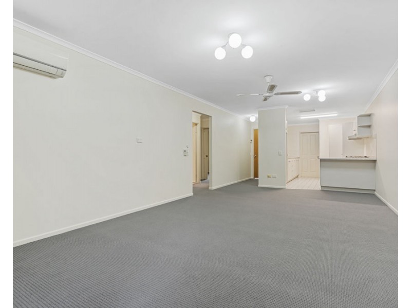 2/30 Meadowlands Road, Carina QLD 4152