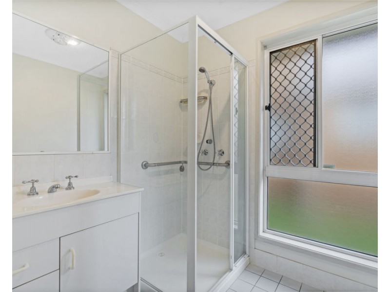 2/30 Meadowlands Road, Carina QLD 4152