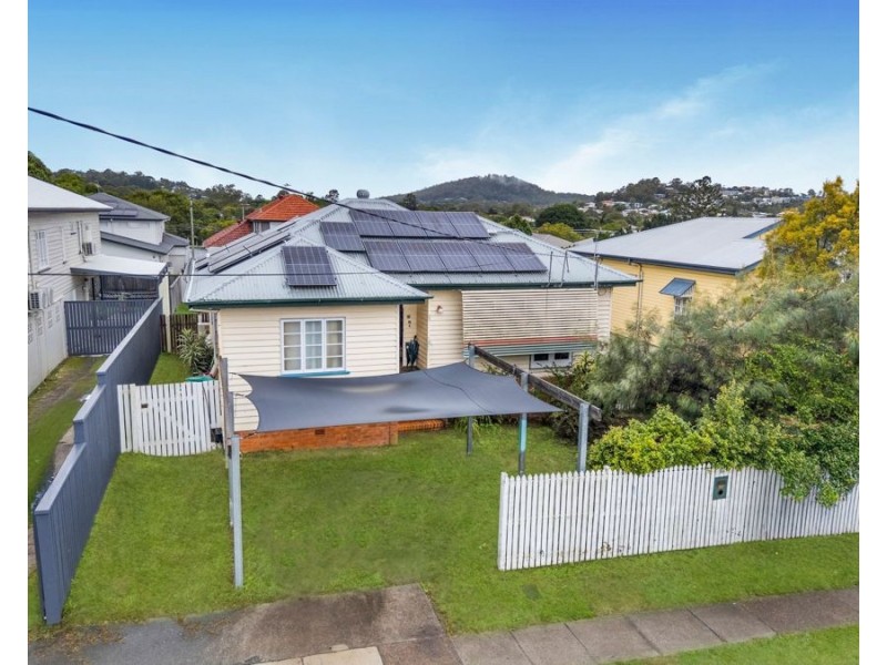 57 Holland Rd, Holland Park QLD 4121