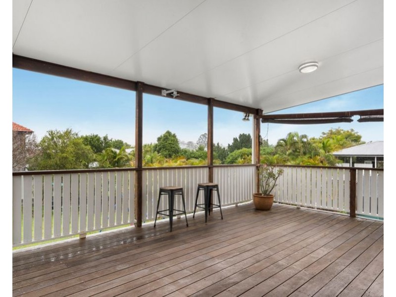 57 Holland Rd, Holland Park QLD 4121
