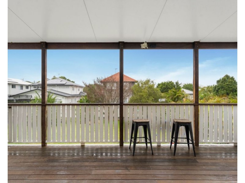 57 Holland Rd, Holland Park QLD 4121