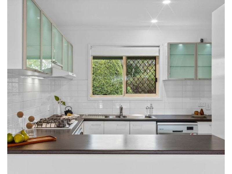 2/116 Meadowlands Road, Carina QLD 4152