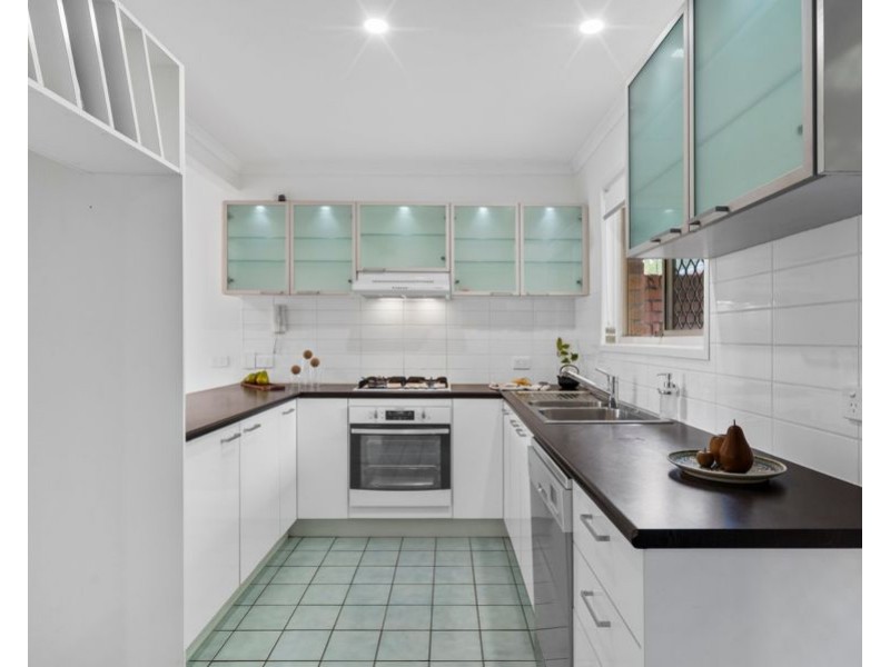 2/116 Meadowlands Road, Carina QLD 4152