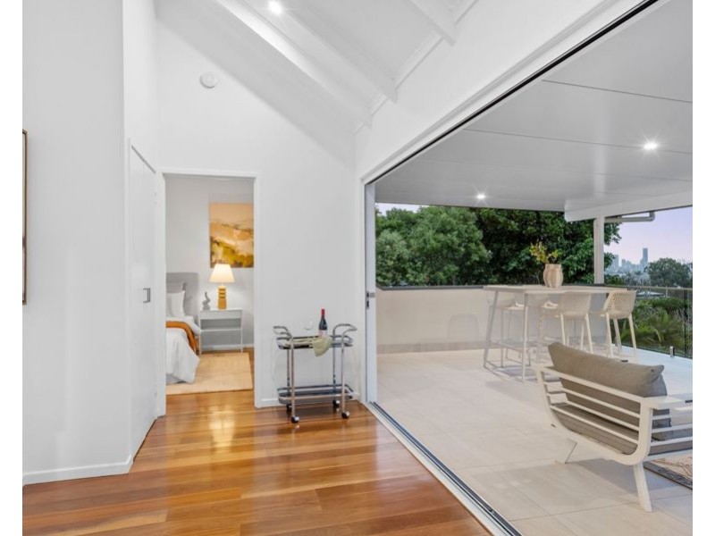 17 Mackay Street, Coorparoo QLD 4151