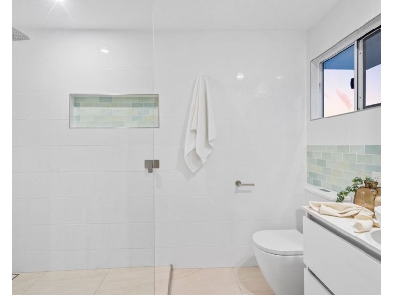 17 Mackay Street, Coorparoo QLD 4151