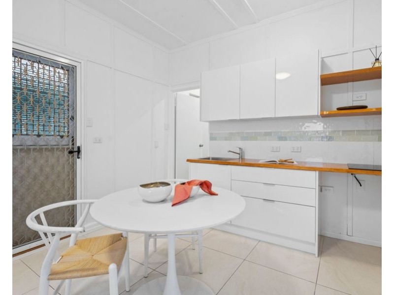 17 Mackay Street, Coorparoo QLD 4151