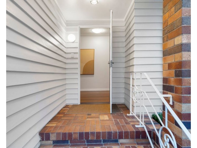 17 Mackay Street, Coorparoo QLD 4151