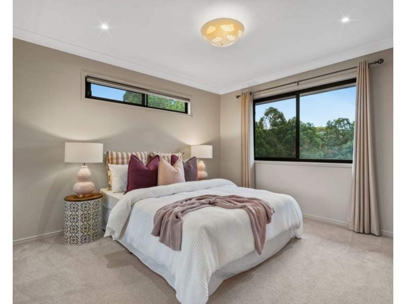 17 Westbury Place, Carindale QLD 4152