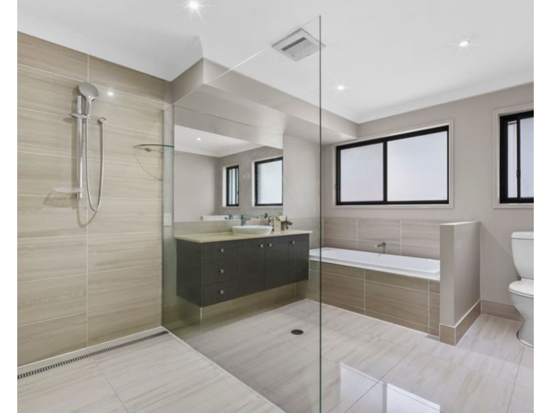 17 Westbury Place, Carindale QLD 4152