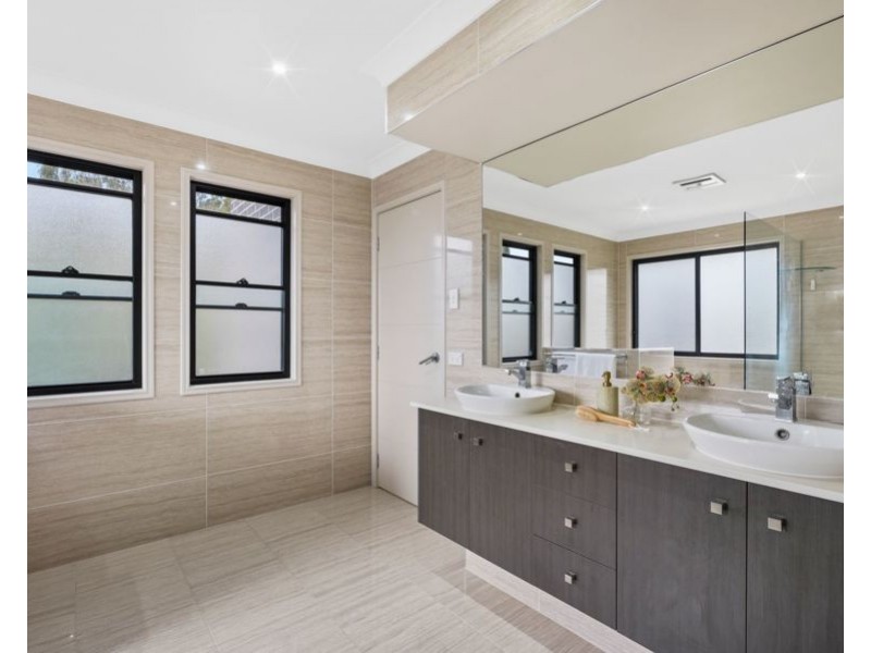 17 Westbury Place, Carindale QLD 4152
