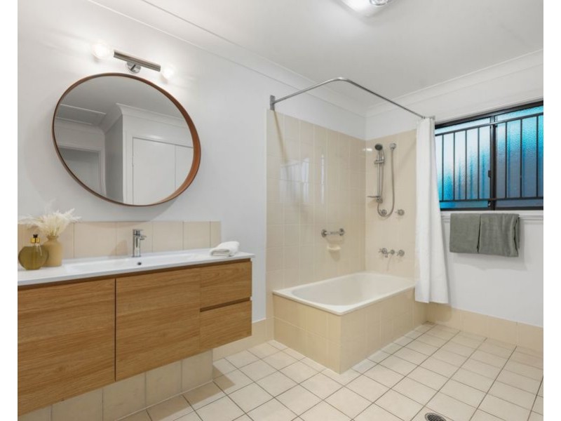 32 Jones Road, Carina Heights QLD 4152