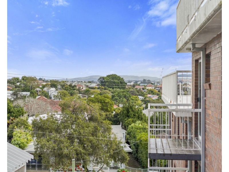 8/10 Stirrat Street, Coorparoo QLD 4151