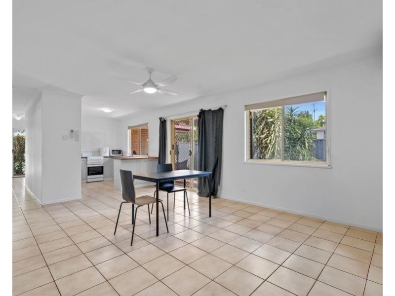 262 Oates Ave, Holland Park QLD 4121