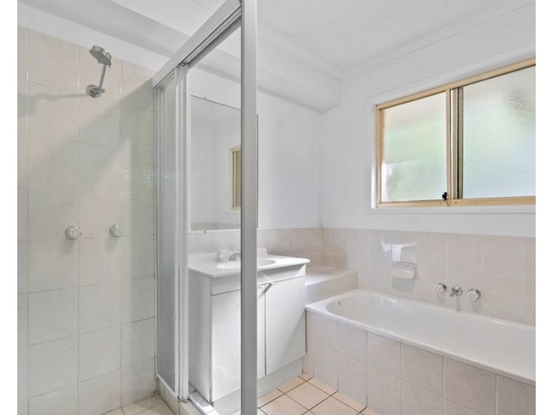 262 Oates Ave, Holland Park QLD 4121