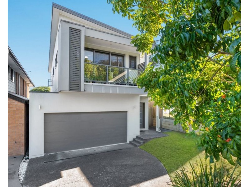 354 Nursery Rd, Holland Park QLD 4121