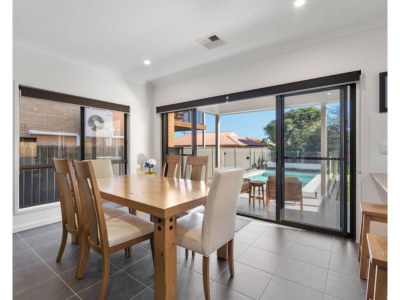 354 Nursery Rd, Holland Park QLD 4121