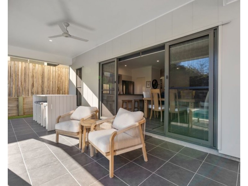 354 Nursery Rd, Holland Park QLD 4121